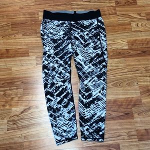 H&M Sport Capri Leggings
